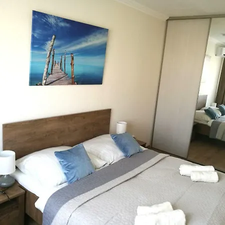 Duna View Apartment *