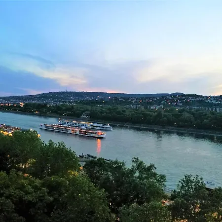 Duna View Apartment Budapest