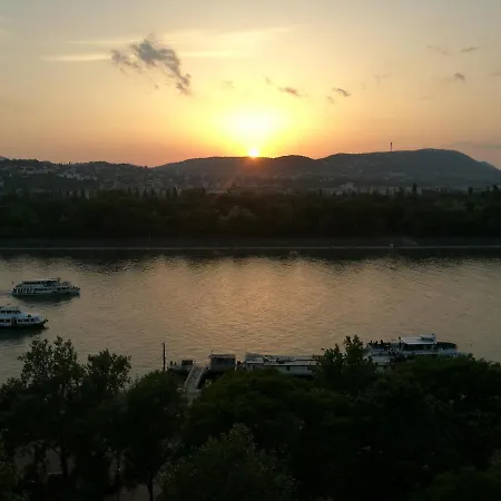 Apartment Duna View